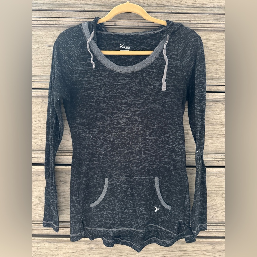 5 for $25 Old Navy Active Black Long Sleeve Tee Scoop Neck Top Hoodie Hood Gray